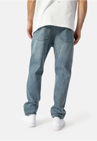 Regular Jean 'Danilo' Elias Rumelis en bleu