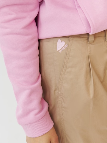 regular Pantaloni con pieghe 'Erto' di TATUUM in beige