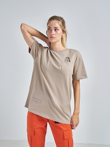 ABOUT YOU x Swalina&Linus Bluser & t-shirts 'Liam' i brun