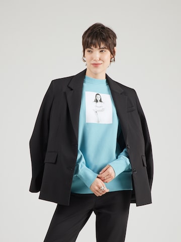 Bluză de molton 'KATE OBSESSION BOYFRIEND' de la Calvin Klein pe albastru: față