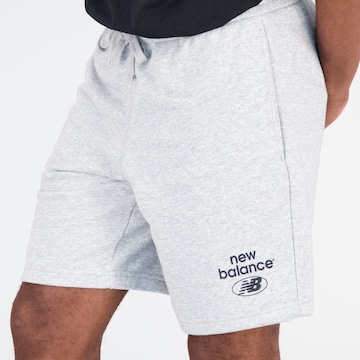 new balance Regular Sportshorts in Grau