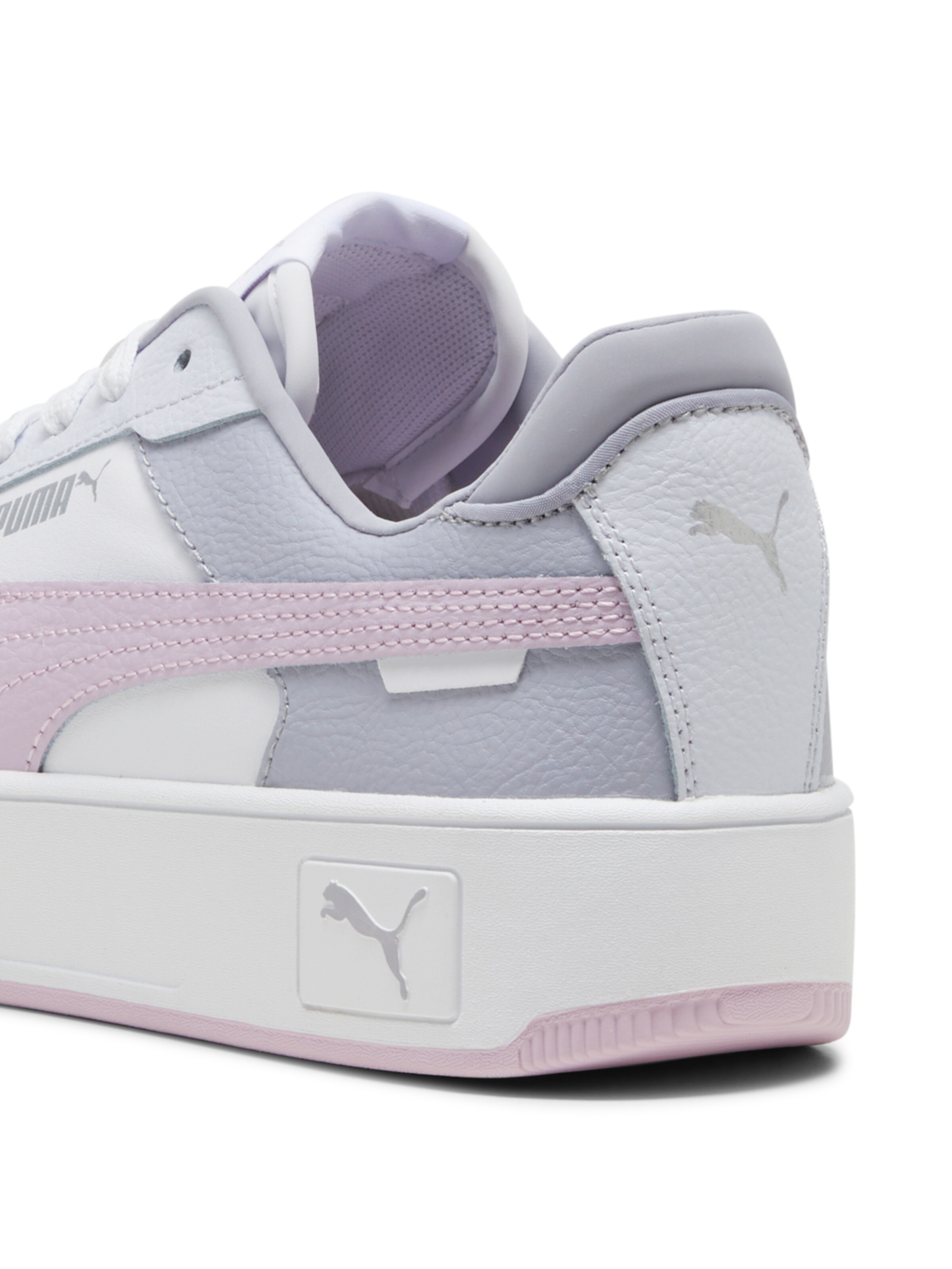 PUMA Matalavartiset tennarit 'Carina' värissä valkoinen