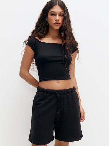 Pull&Bear Regular Pants in Black