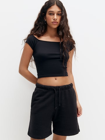 Pull&Bear Regular Trousers in Black