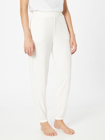Gilly Hicks Tapered Pants in White: front