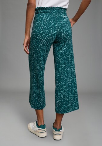 KangaROOS Regular Pants in Green