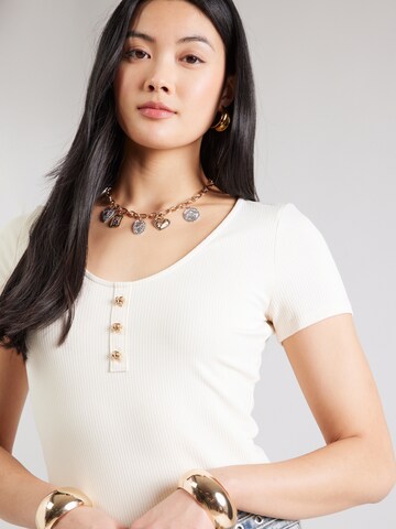 Maglietta 'KARINA' di GUESS in beige