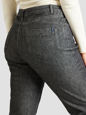 Regular Jeans 'IDRASTE' de la Persona by Marina Rinaldi pe negru