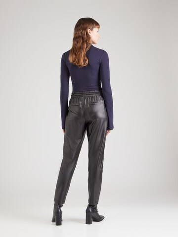 QS Tapered Broek in Zwart