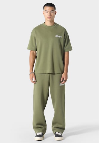 regular Pantaloni di Irasuto Studios in verde