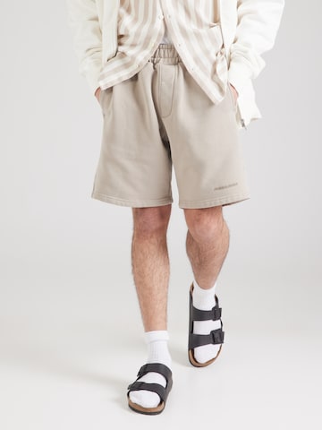 Loosefit Pantaloni di Pegador in beige: frontale