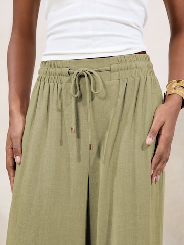 Lipsy Loosefit Hose in Grün