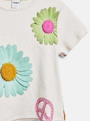 Tricou de la Desigual pe alb