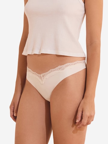 ETAM Thong 'Fara' in Beige: front