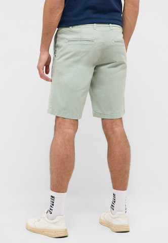 MUSTANG Regular Shorts in Grün