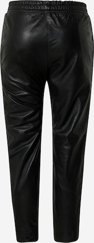 Maze Slimfit Hose in Schwarz