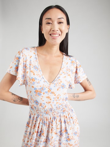 Robe 'Luciana' ABOUT YOU en blanc