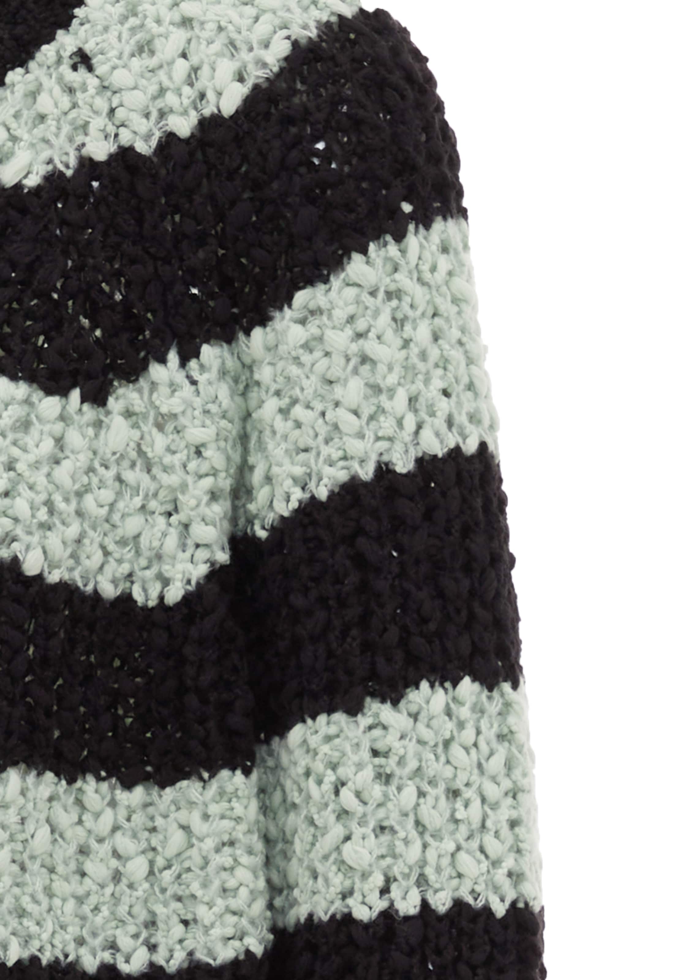 Libbi Sweater in Black