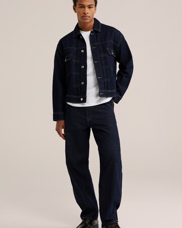Tricou de la WE Fashion pe alb