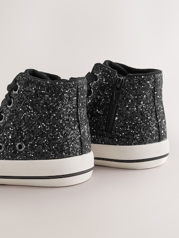 Next Sneaker in Schwarz