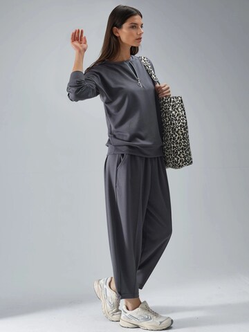 Hiccup - Calças de fato em cinzento