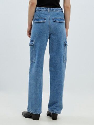 EDITED Wide leg Cargo Jeans 'Nalu' in Blue