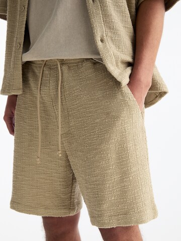 Pull&Bear Regular Trousers in Brown