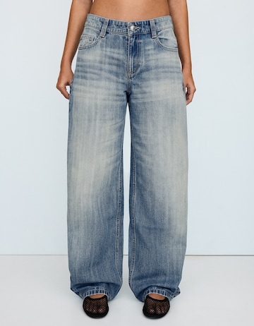 Bershka Baggy Jeans in Blau: Vorderseite