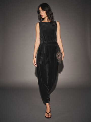 Next Jumpsuit in Zwart