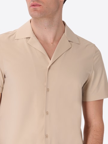 Coupe regular Chemise 'High-Perform12 Active' Distretto12 en beige