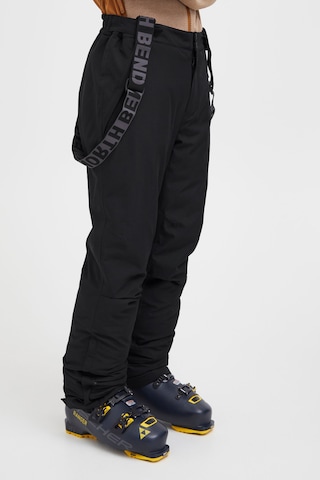 North Bend Regular Outdoor Pants 'Hilfried' in Black: front