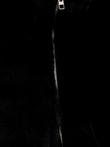 Geacă de primăvară-toamnă de la Pull&Bear pe negru