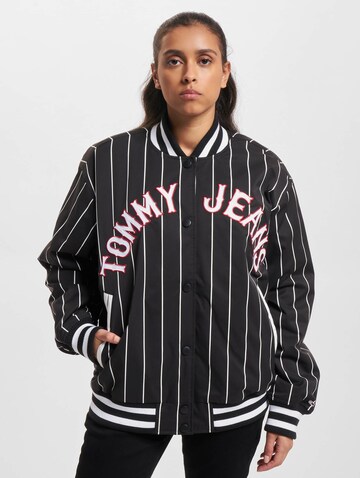 Tommy Jeans Jacke 'Pinstripe Letterman' in Schwarz: Vorderseite