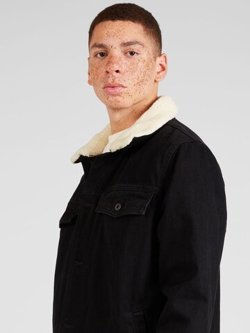 TOPMAN Демисезонная куртка в Черный