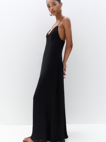 Abito estivo di Pull&Bear in nero: frontale