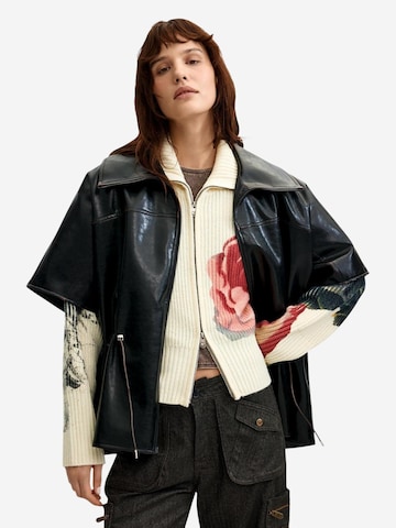 Desigual Cape 'PONCHO_RICHMOND HIGH NECK 26WAIP02' in Zwart: voorkant