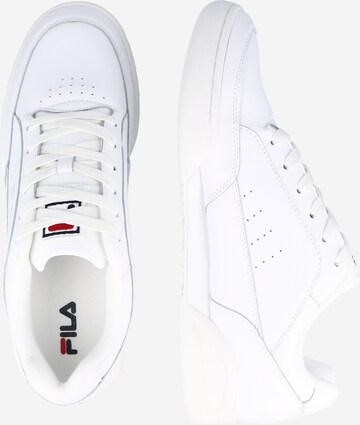 Baskets basses 'Town Classic' FILA en blanc