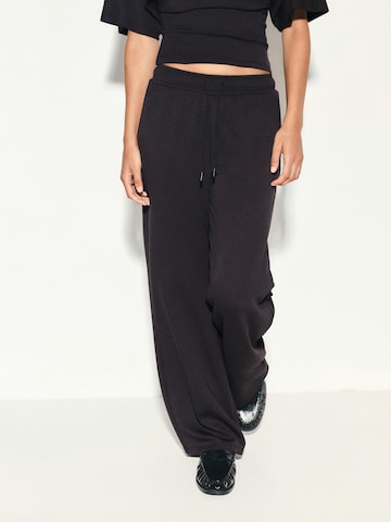 Pull&Bear Bő szár Nadrág - szürke: elől