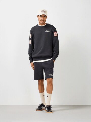 FC BAYERN MÜNCHEN Sweater in Black