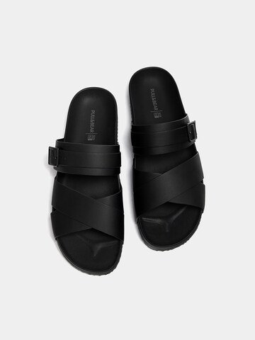 Pull&Bear Sandalen in Schwarz