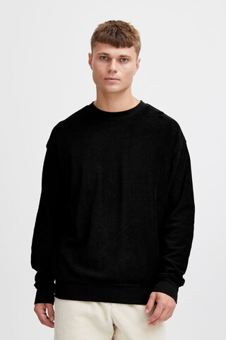 !Solid Sweater in Black: front