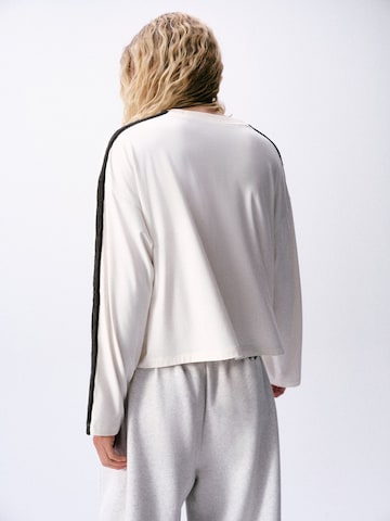self. - Camiseta en beige