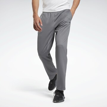 Reebok Regular Спортен панталон в сиво: отпред