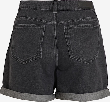 VILA Regular Shorts 'Pina Rita' in Schwarz