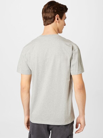 Carhartt WIP Tričko 'American Script' – šedá