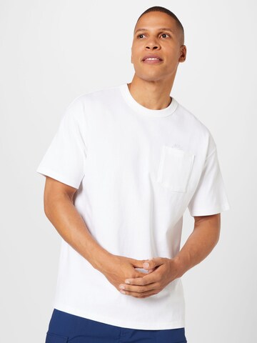 T-Shirt Nike Sportswear en blanc : devant