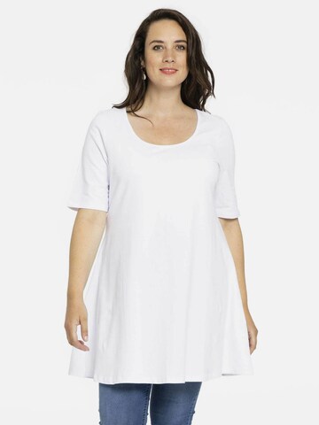 Yoek Tunic in White: front