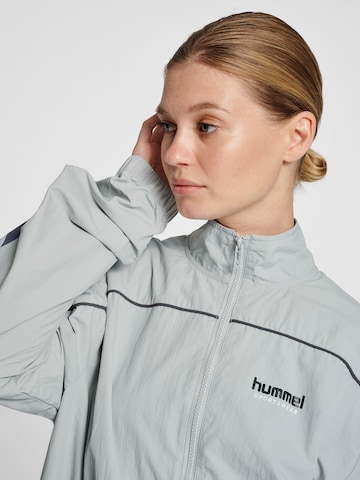 Hummel Sportjacke in Grau