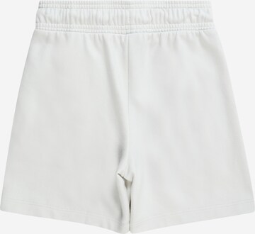 GAP Regular Shorts in Weiß