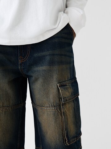 Loosefit Jeans cargo di Bershka in blu